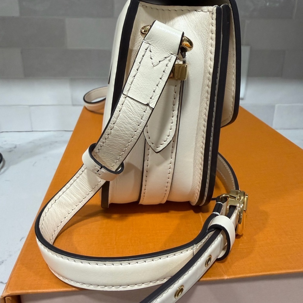 Louis Vuitton Pont 9 Crème with Blue Interior Calf skin - Picture 7 of 12